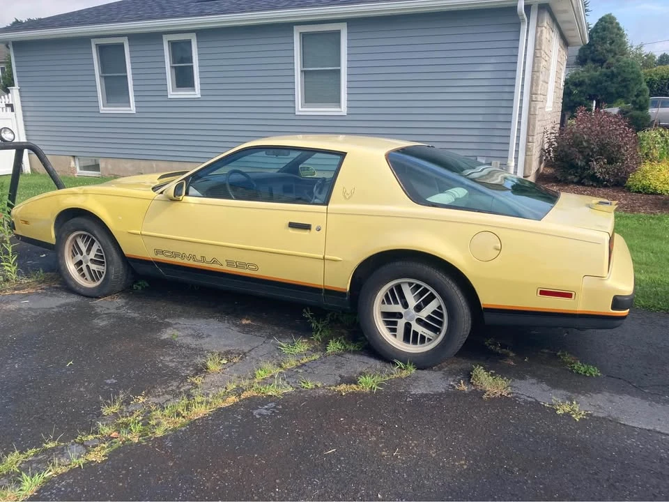 1987 Pontiac Firebird Formula 3rd Gen - Image 14 of 15