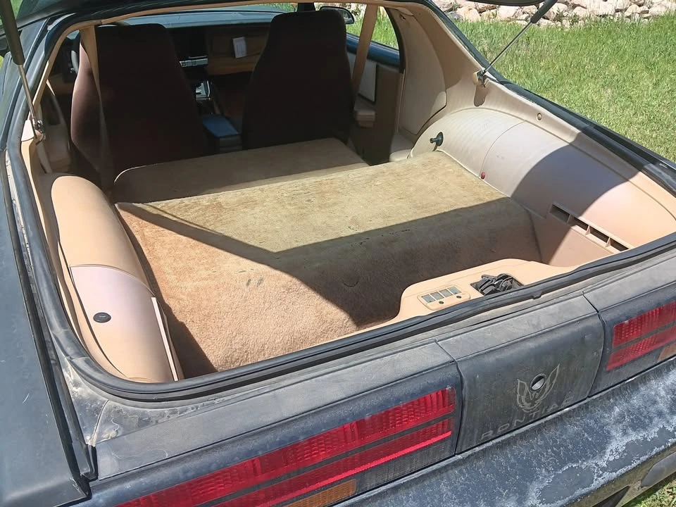 1987 Pontiac Firebird Formula 3rd Gen - Image 11 of 12