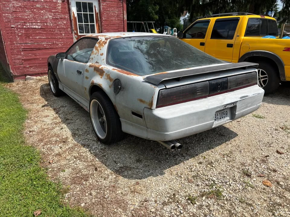 1987 Pontiac Firebird Trans Am 3rd Gen - Image 4 of 10