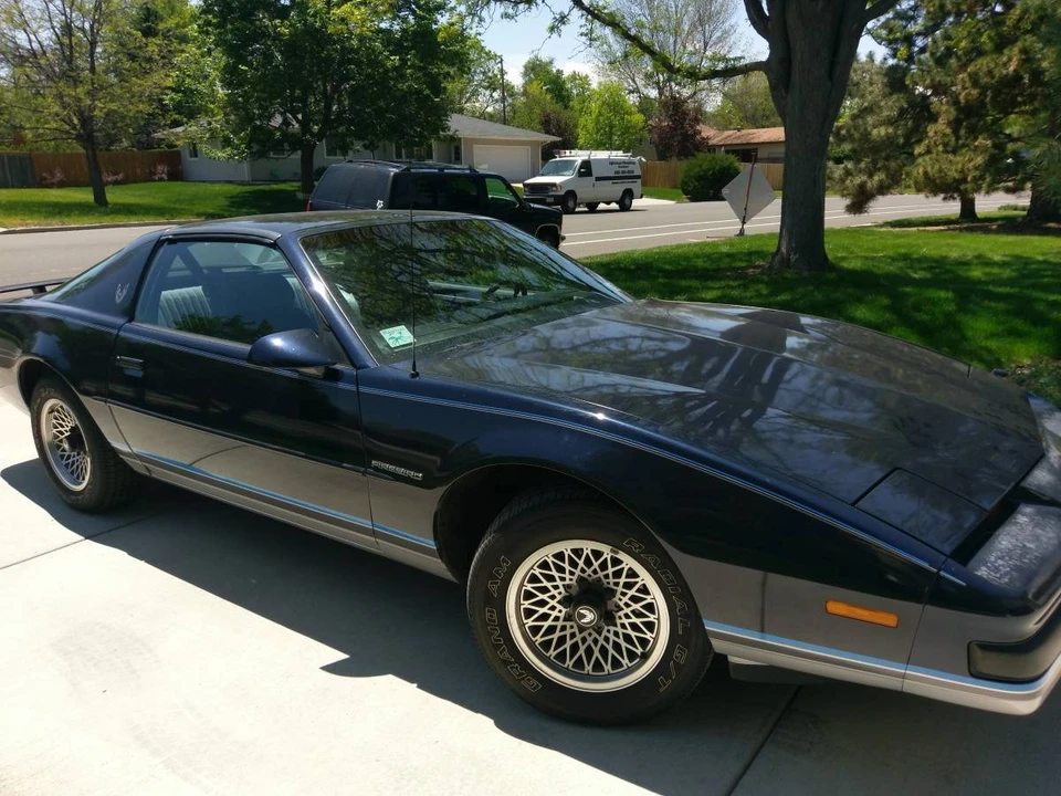 1987 Pontiac Firebird 3rd Gen - Image 2 of 3