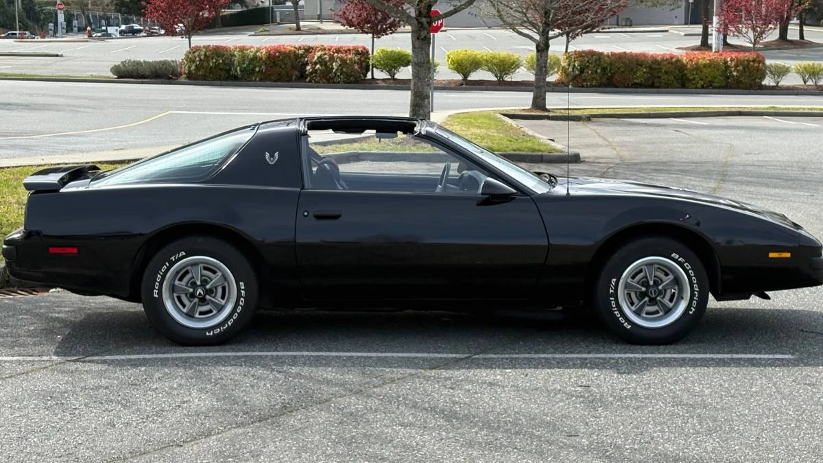 1987 Pontiac Firebird Trans Am 3rd Gen - Image 6 of 12