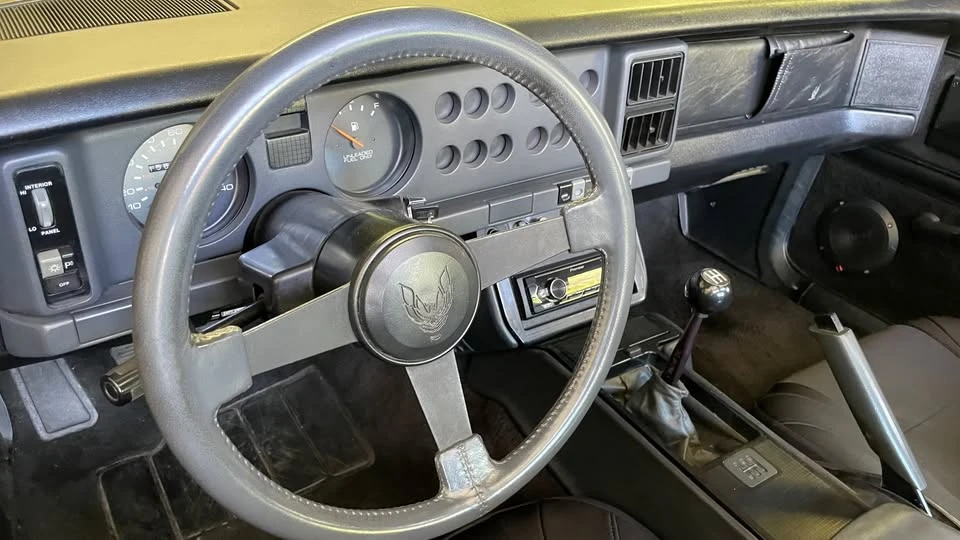 1987 Pontiac Firebird 3rd Gen - Image 5 of 9