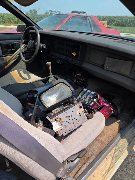 1987 Pontiac Firebird 3rd Gen - Image 4 of 9