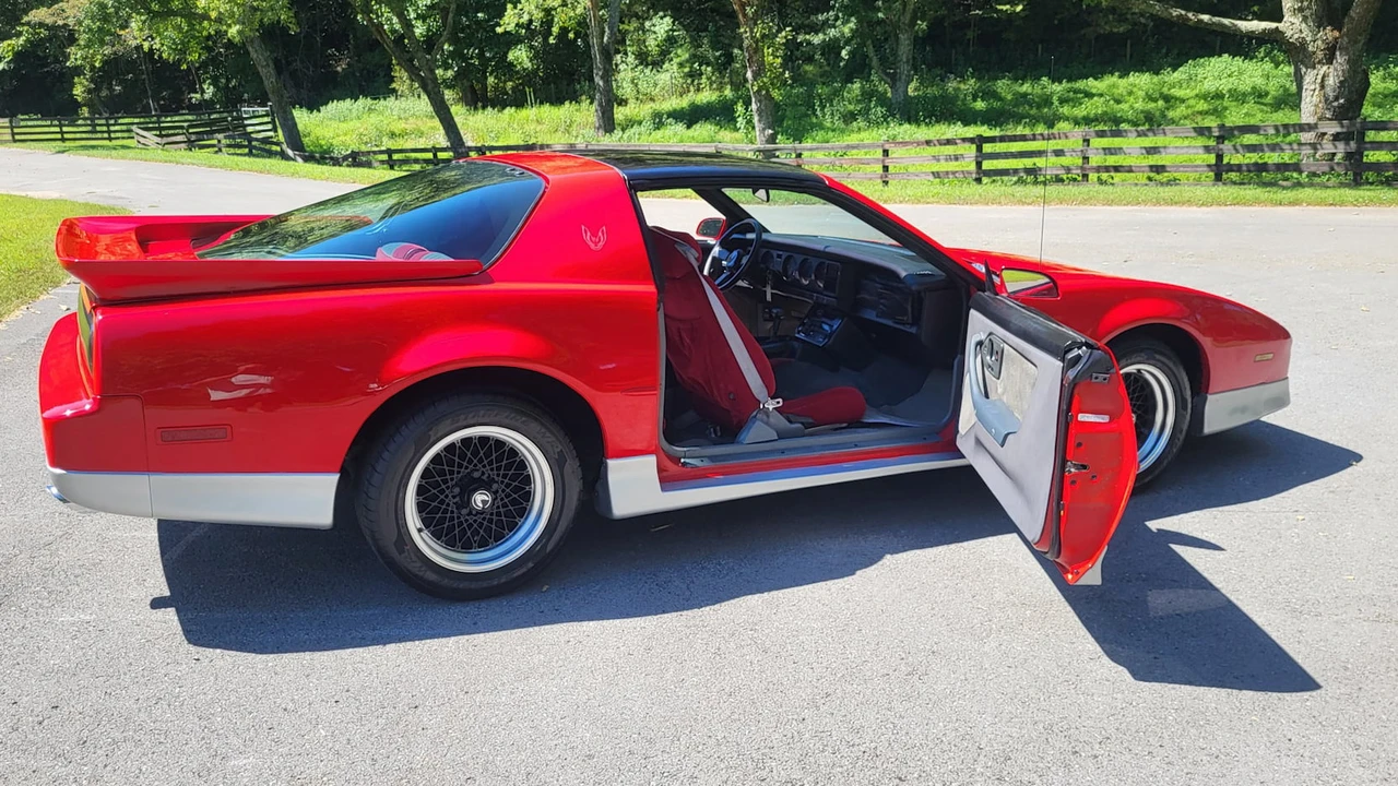 1987 Pontiac Firebird Trans Am 3rd Gen - Image 16 of 21