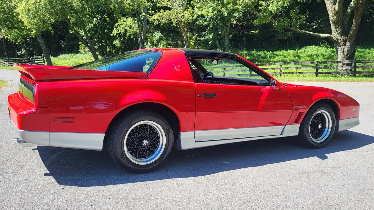 1987 Pontiac Firebird Trans Am 3rd Gen - Image 20 of 21
