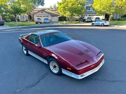 1987 Pontiac Firebird Trans Am Coupe 2D