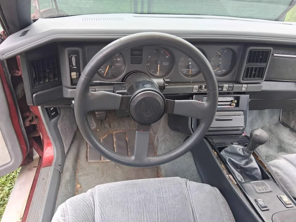 1987 Pontiac Firebird Trans Am 3rd Gen - Image 4 of 13