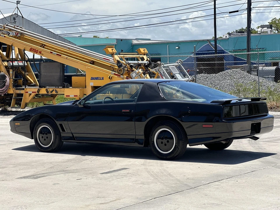 1987 Pontiac Firebird Trans Am 3rd Gen - Image 10 of 31