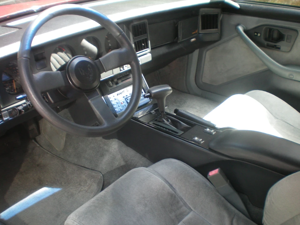 1987 Pontiac Firebird Trans Am 3rd Gen - Image 19 of 20