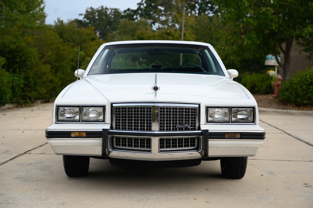 1987 Pontiac Grand Prix 3rd+ Gen - Image 27 of 31