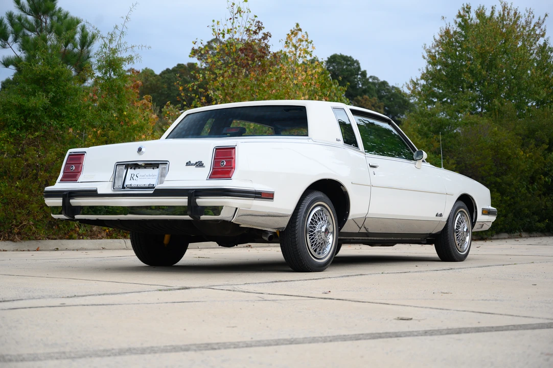 1987 Pontiac Grand Prix 3rd+ Gen - Image 11 of 31