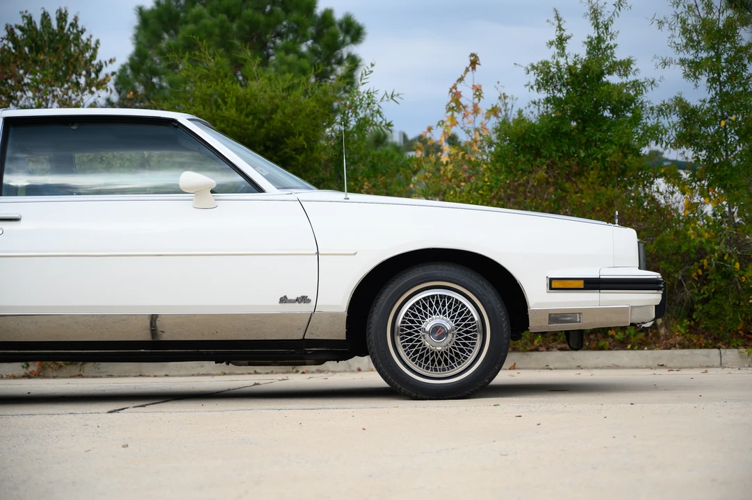1987 Pontiac Grand Prix 3rd+ Gen - Image 6 of 31