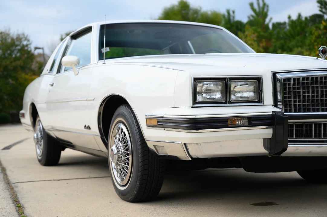 1987 Pontiac Grand Prix 3rd+ Gen - Image 3 of 31