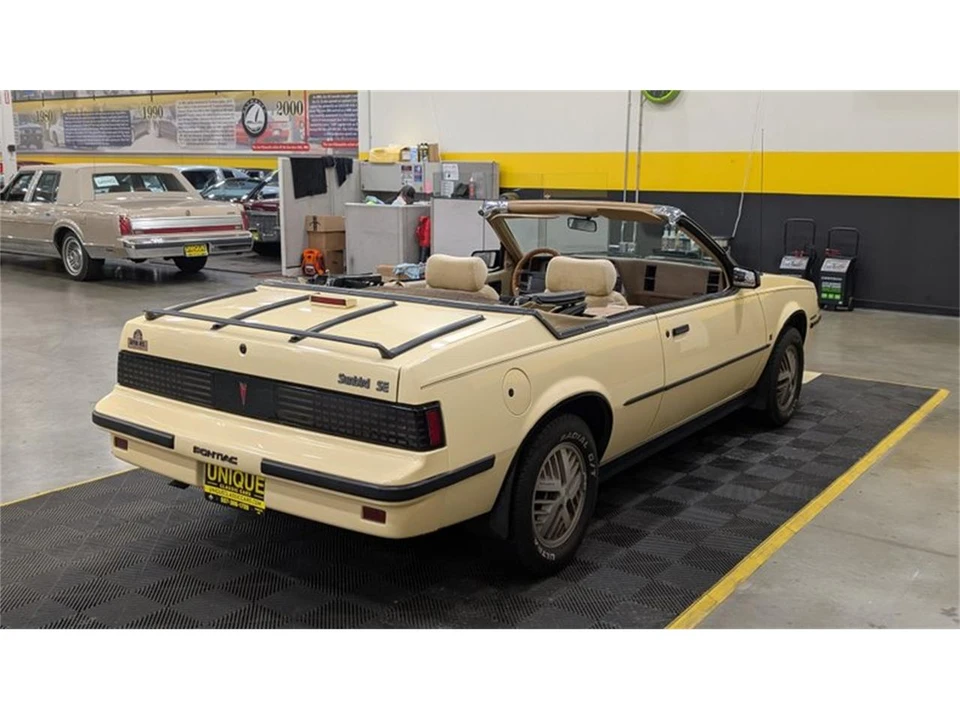 1987 Pontiac Sunbird - Image 3 of 9