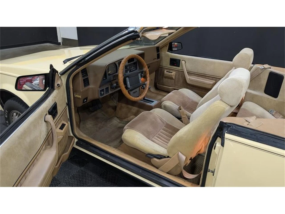 1987 Pontiac Sunbird - Image 7 of 9