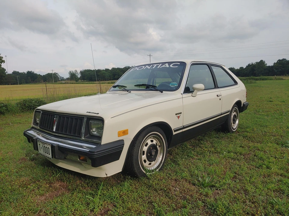 1987 Pontiac Sunbird - Image 9 of 31