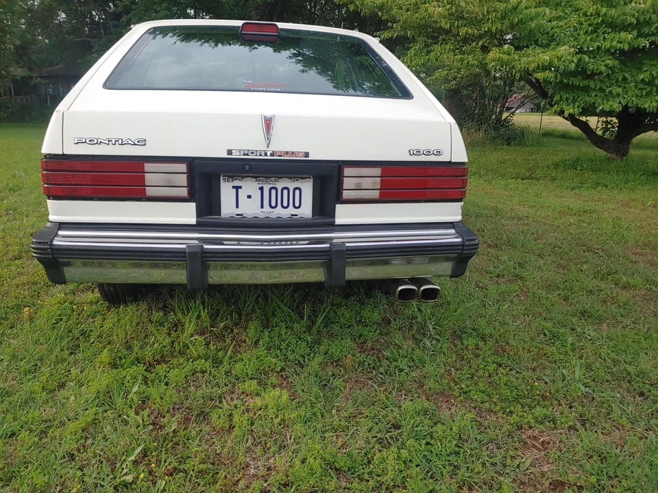 1987 Pontiac Sunbird - Image 17 of 31