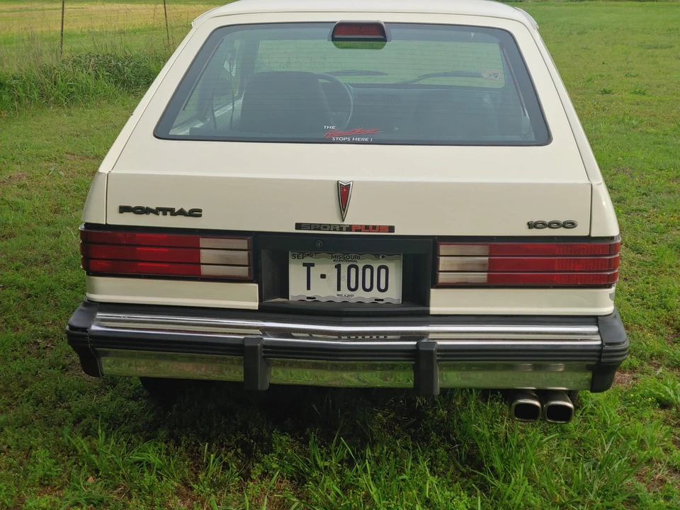 1987 Pontiac Sunbird - Image 18 of 31