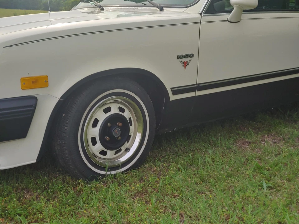 1987 Pontiac Sunbird - Image 22 of 31