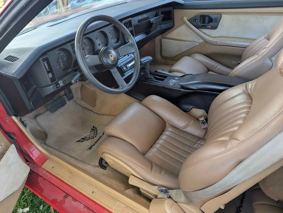 1987 Pontiac Firebird Trans Am 3rd Gen - Image 5 of 15