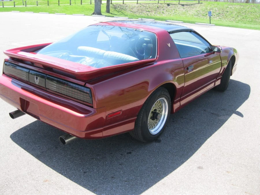 1987 Pontiac Firebird Trans Am 3rd Gen - Image 11 of 12