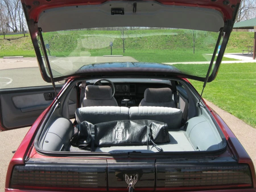 1987 Pontiac Firebird Trans Am 3rd Gen - Image 6 of 12