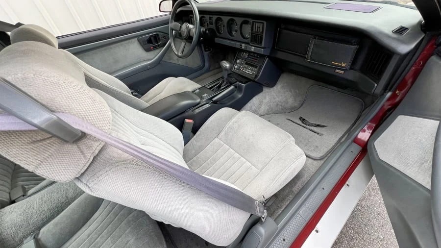 1987 Pontiac Firebird Trans Am 3rd Gen - Image 18 of 24