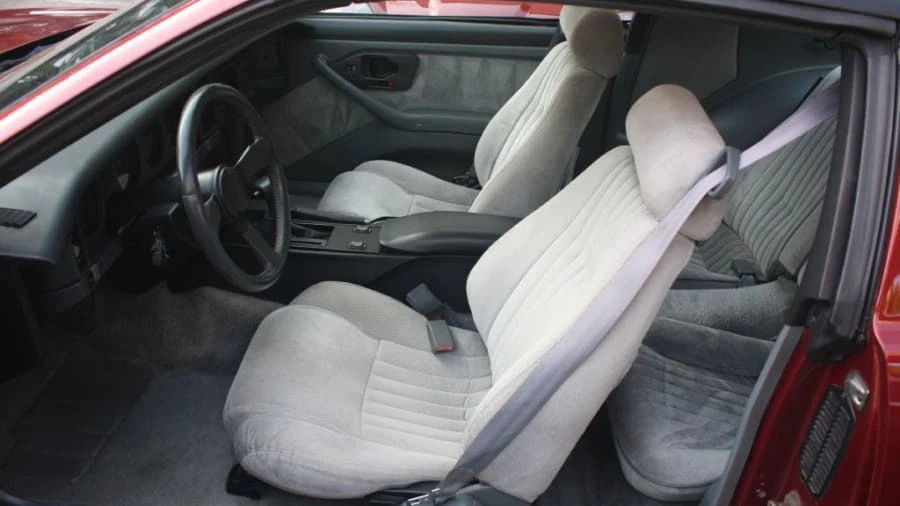 1987 Pontiac Firebird Trans Am 3rd Gen - Image 5 of 11