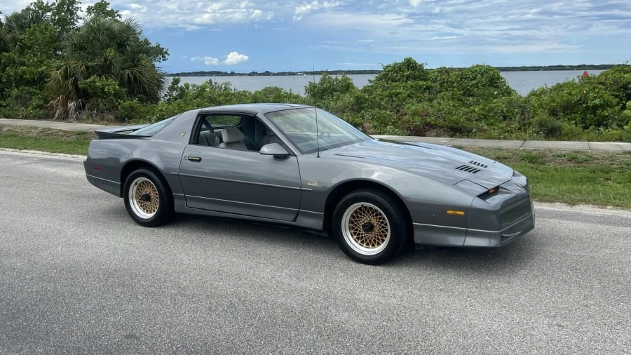 1987 Pontiac Firebird Trans Am 3rd Gen - Image 4 of 13
