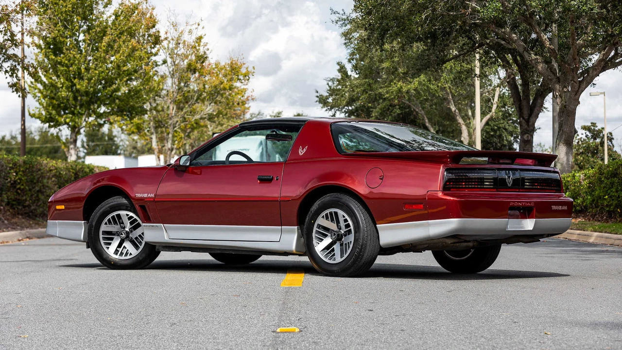 1987 Pontiac Firebird Trans Am 3rd Gen - Image 2 of 25