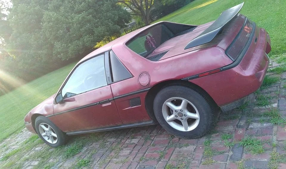 1987 Pontiac Fiero - Image 3 of 9