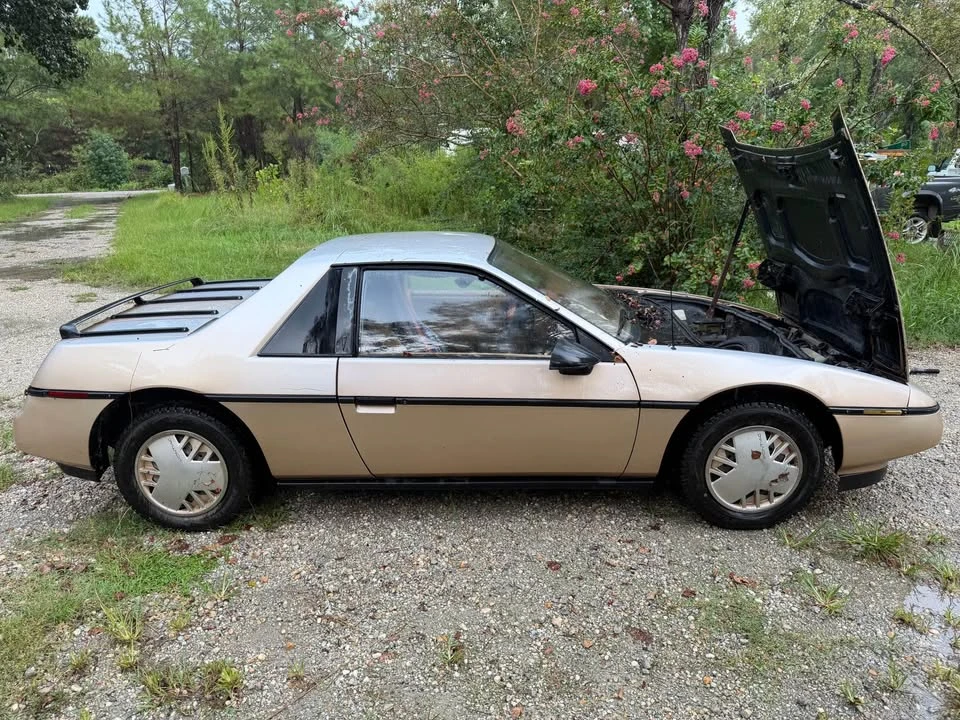 1987 Pontiac Fiero - Image 5 of 18