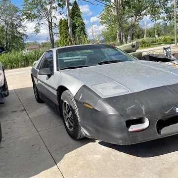 1987 Pontiac Fiero SE