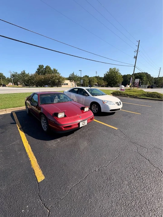 1987 Pontiac Fiero - Image 2 of 16