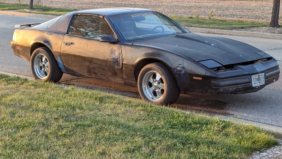 1987 Pontiac Firebird 3rd Gen - Image 2 of 8