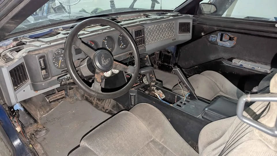 1987 Pontiac Firebird 3rd Gen - Image 7 of 8