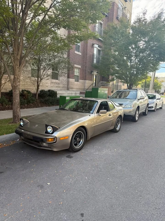 1987 Porsche 944 - Image 2 of 17