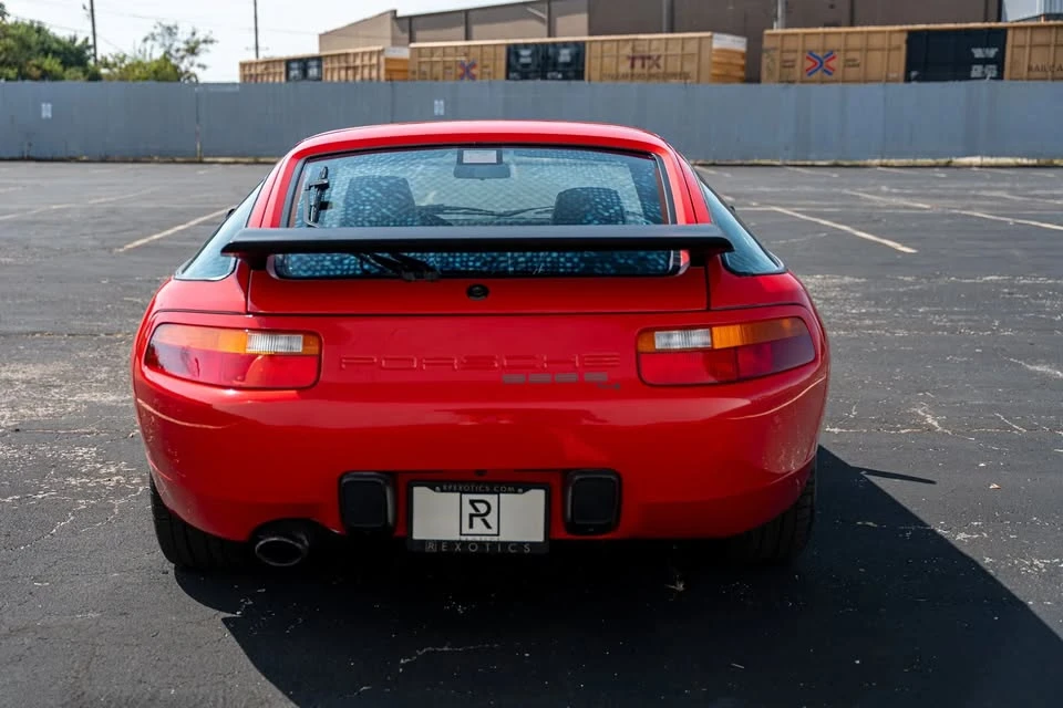 1987 Porsche 928 - Image 6 of 15