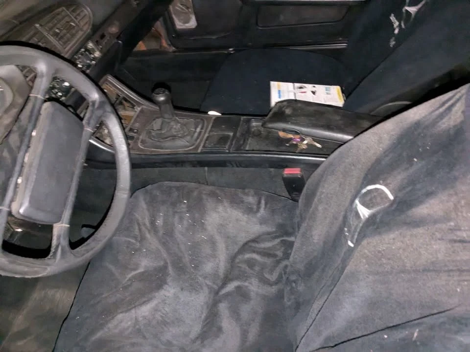 1987 Porsche 944 - Image 6 of 8
