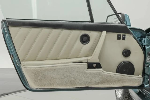 1987 Porsche 911 Carrera 3.2 - Image 25 of 31