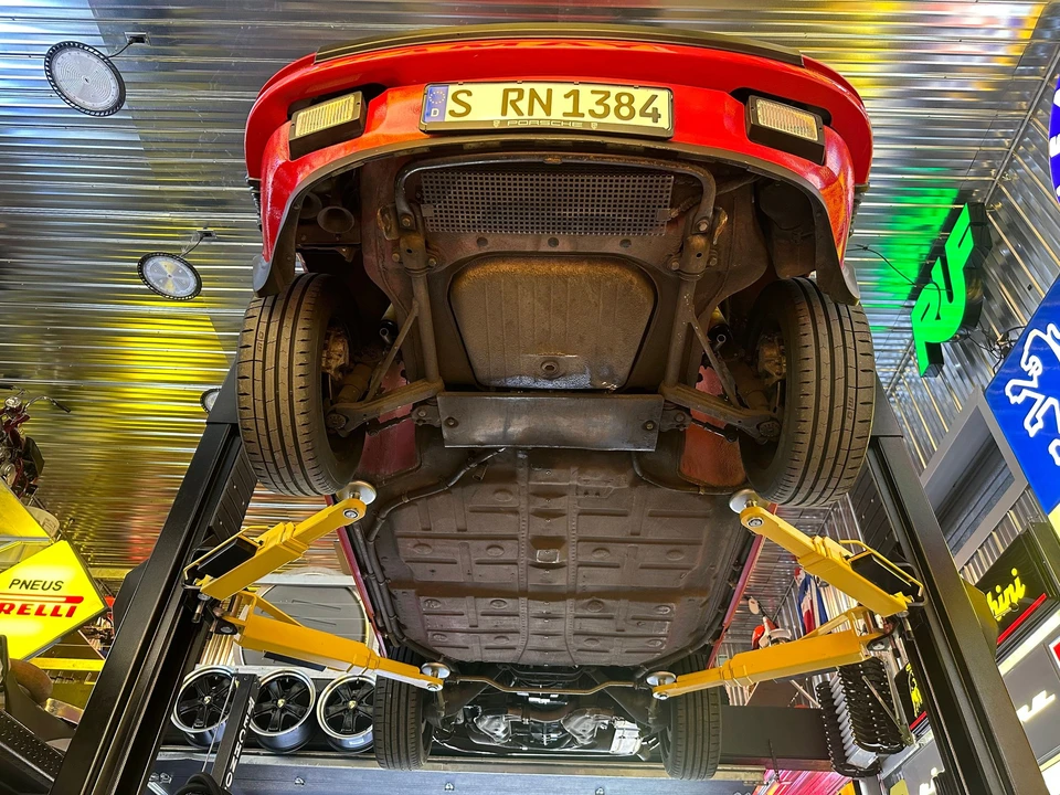 1987 Porsche 911 Carrera 3.2 - Image 22 of 26