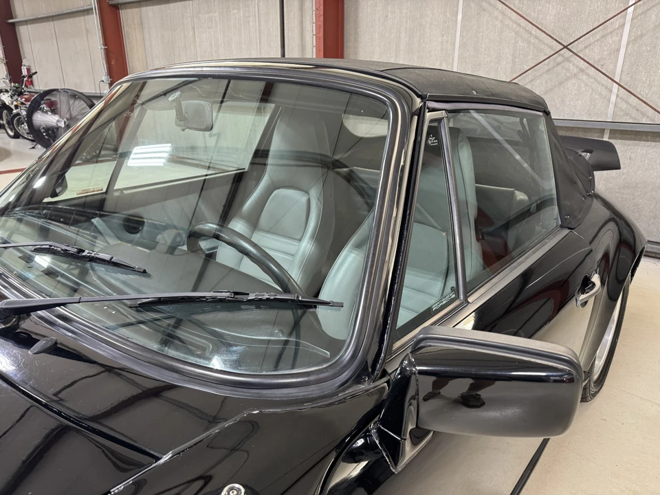 1987 Porsche 911 Carrera 3.2 - Image 28 of 31