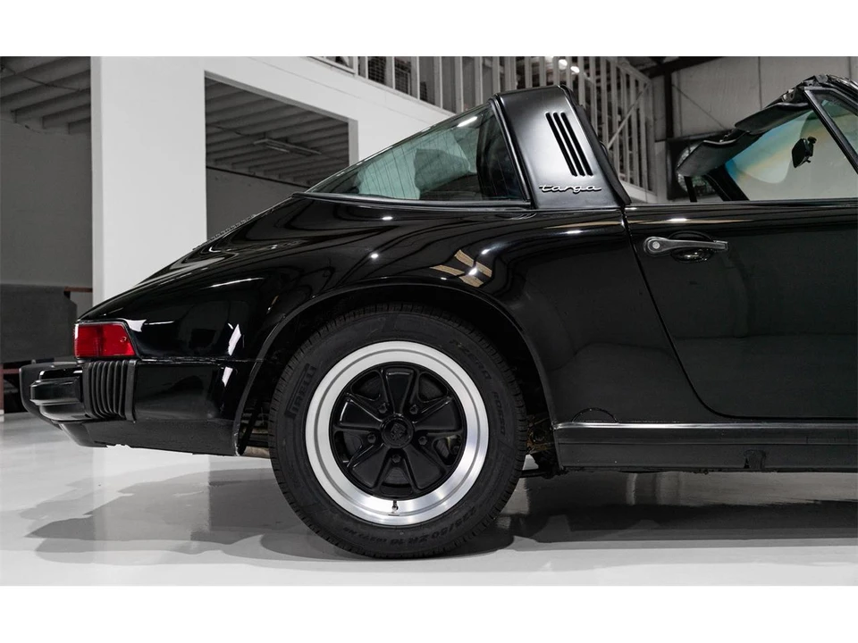 1987 Porsche 911 Carrera 3.2 - Image 17 of 31