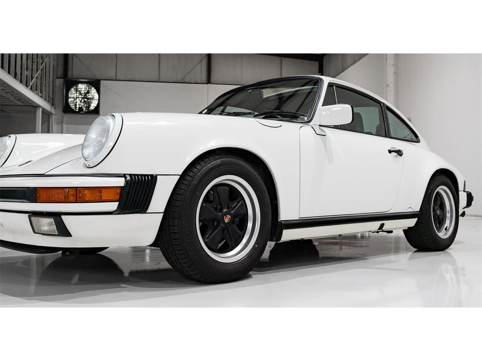 1987 Porsche 911 Carrera 3.2 - Image 27 of 31