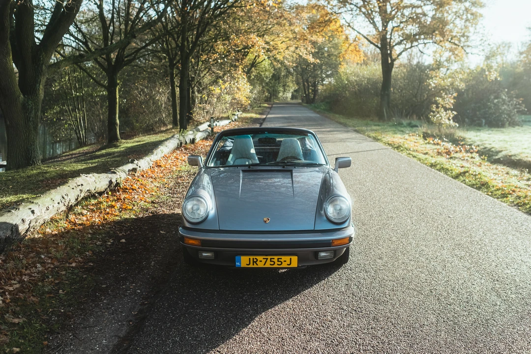 1987 Porsche 911 Carrera 3.2 - Image 10 of 31