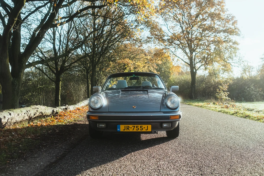 1987 Porsche 911 Carrera 3.2 - Image 2 of 31