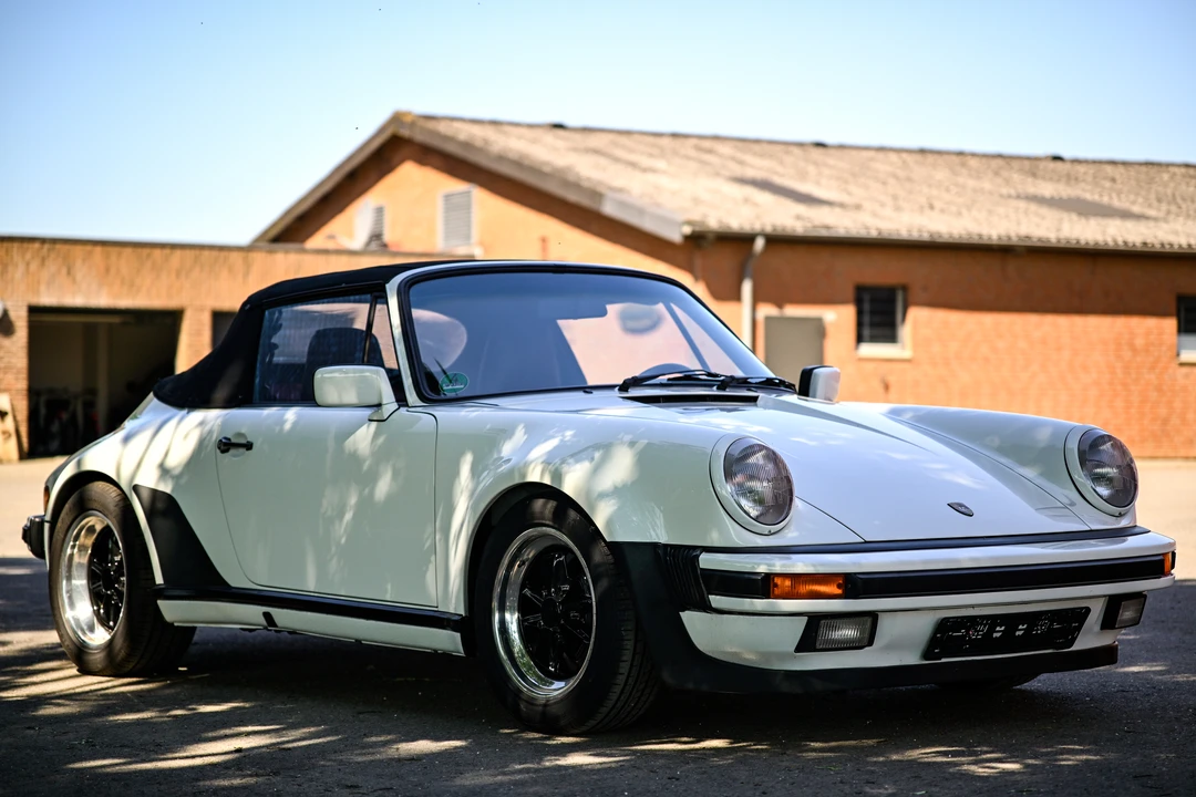 1987 Porsche 911 Carrera 3.2 - Image 11 of 31