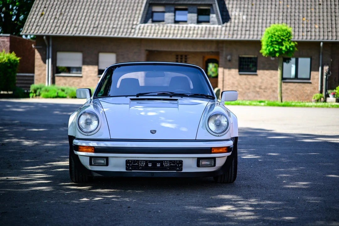 1987 Porsche 911 Carrera 3.2 - Image 12 of 31
