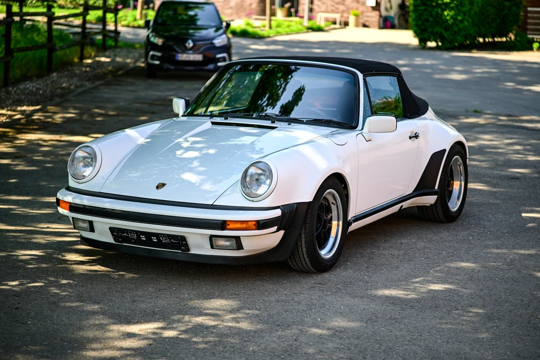 1987 Porsche 911 Carrera 3.2 - Image 13 of 31