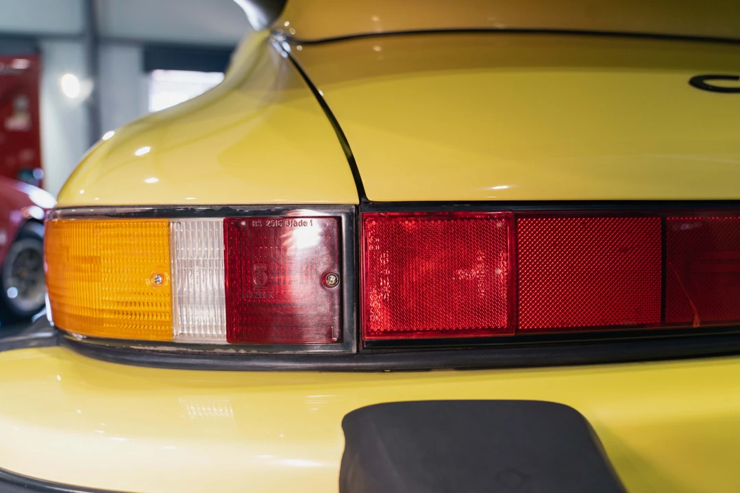 1987 Porsche 911 Carrera 3.2 - Image 24 of 31